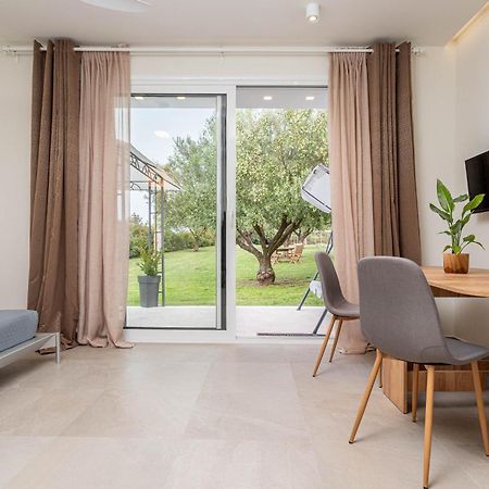Mellagia Suites Kassandreia Buitenkant foto