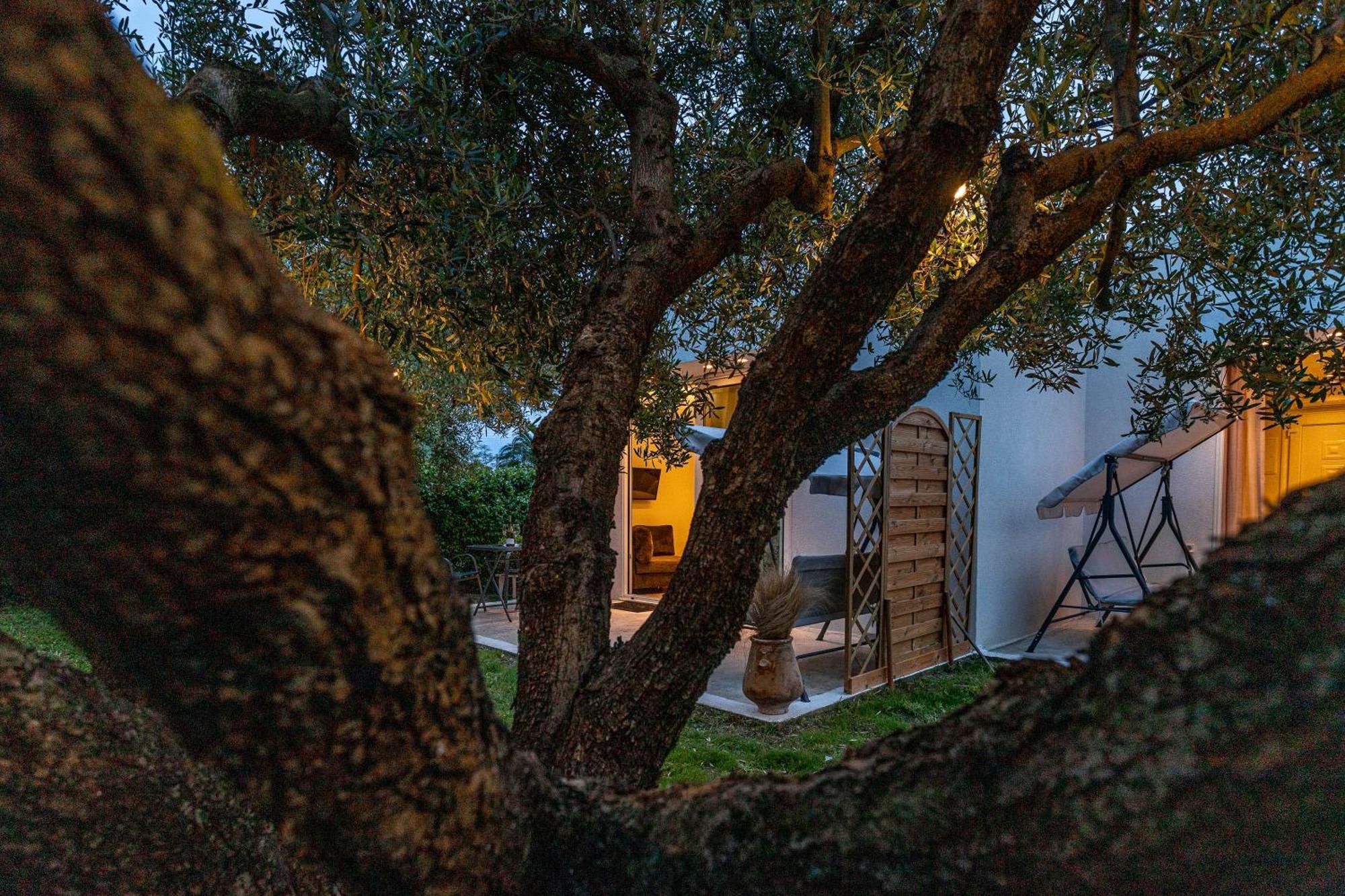 Mellagia Suites Kassandreia Buitenkant foto